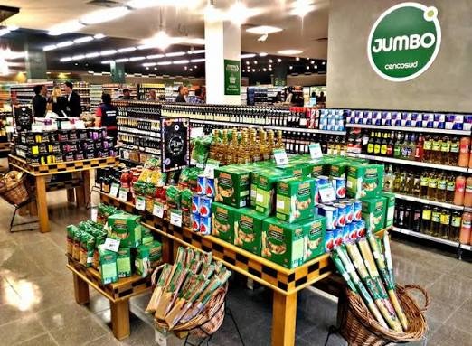 Sección gourmet y de vinos del supermercado Jumbo